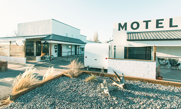 Mellow Moon Lodge Del Norte COlorado Motel Lodging